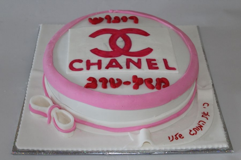 עוגת יום הולדת לבנות שאנל